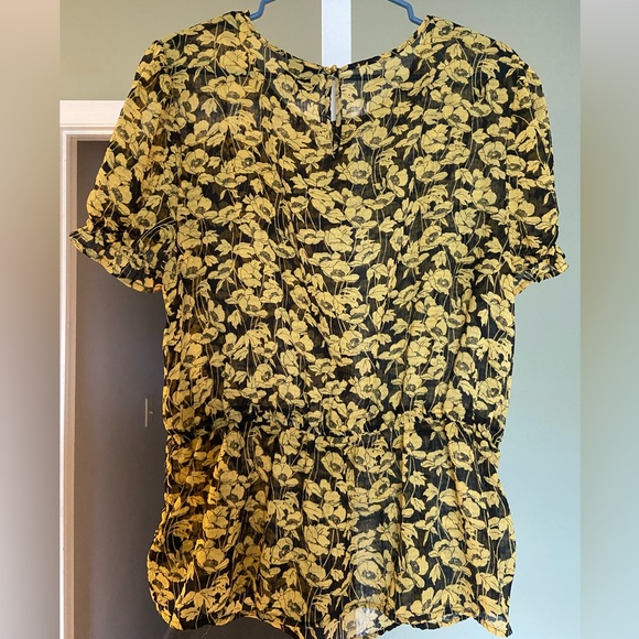 Who What Wear Sheer Peplum Top - Picture 5 of 6